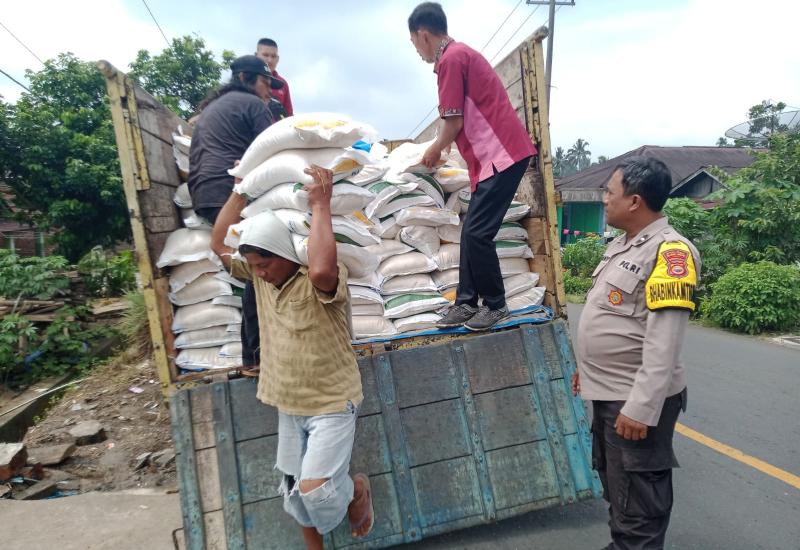 Penyerahan Bansos